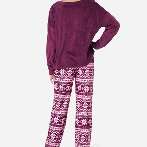 Graphic and Patterned Pajama set - Picture 2 of 4